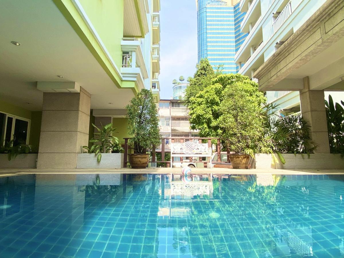素坤逸广场14号公寓式酒店 曼谷 外观 照片